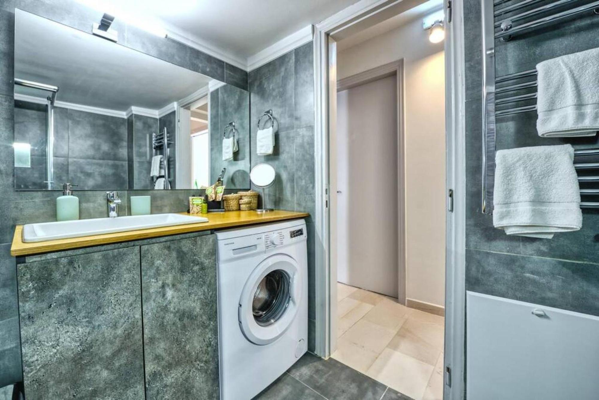 Muse A Dreamy And Fresh New Apartment Aten Exteriör bild